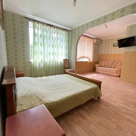 Аркадия Skadovsʼk 外观 照片